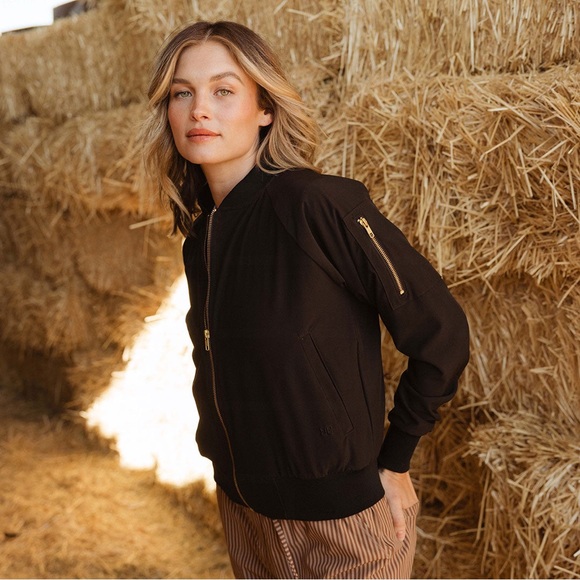 Albion Women’s Black Bomber Jacket Size Medium - Picture 2 of 12